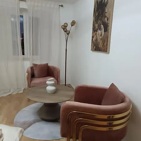 Paulla Apartmán *